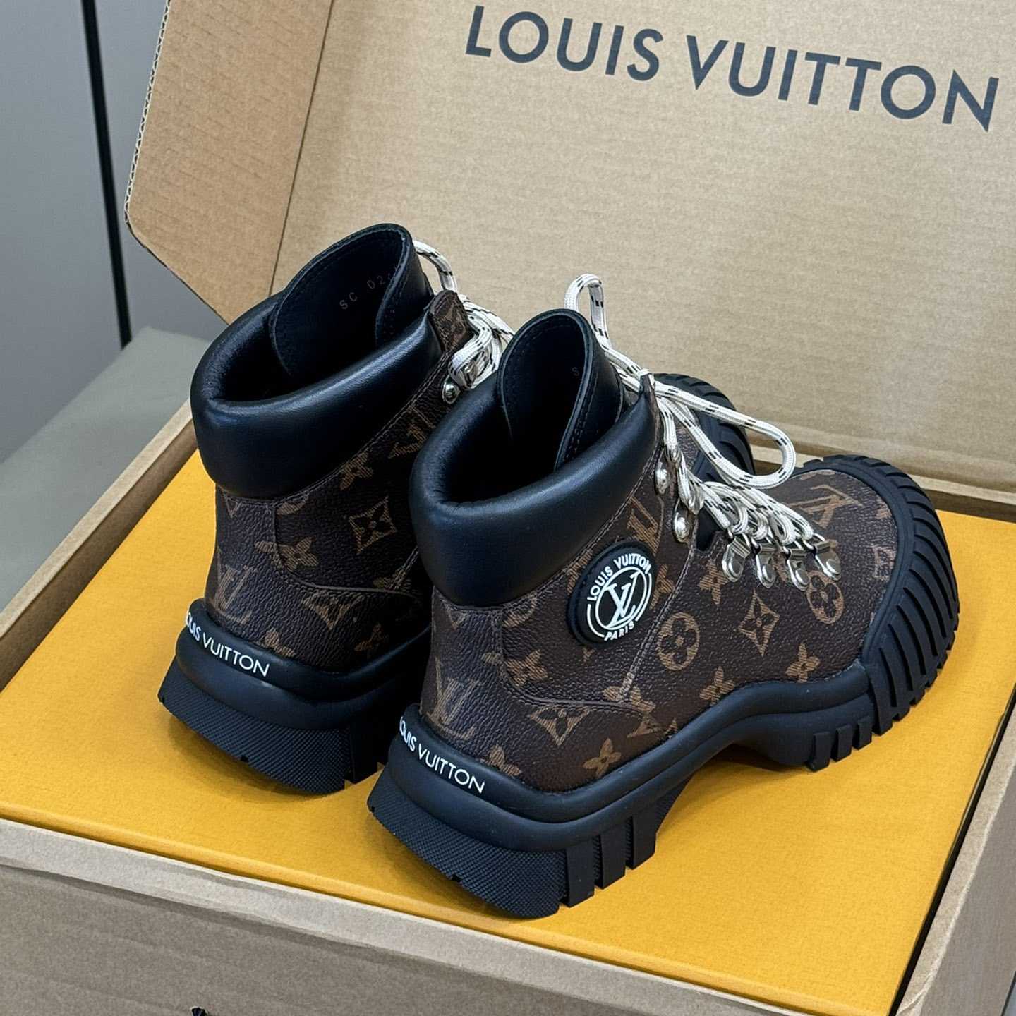 Louis Vuitton Ruby Flat Ranger   - DopestKickz