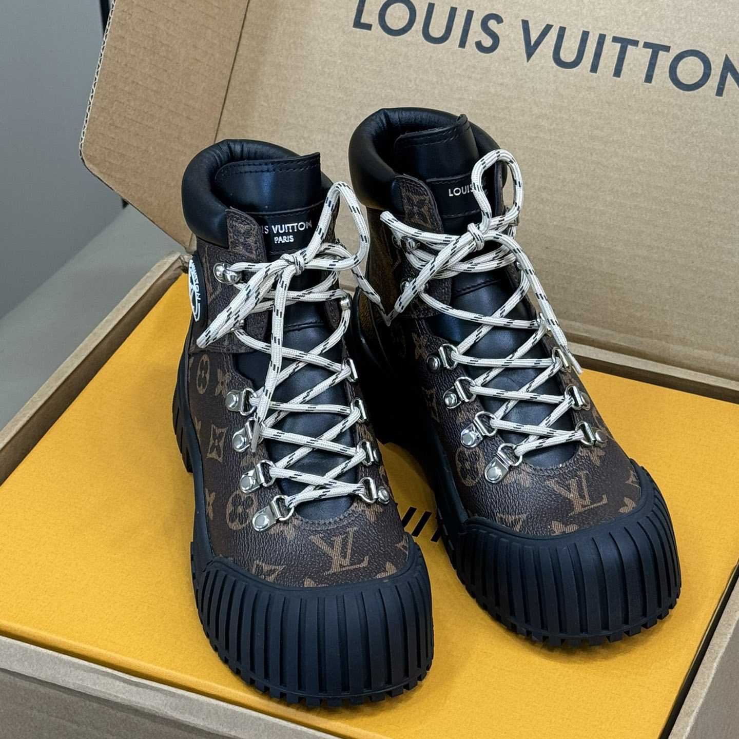 Louis Vuitton Ruby Flat Ranger   - DopestKickz