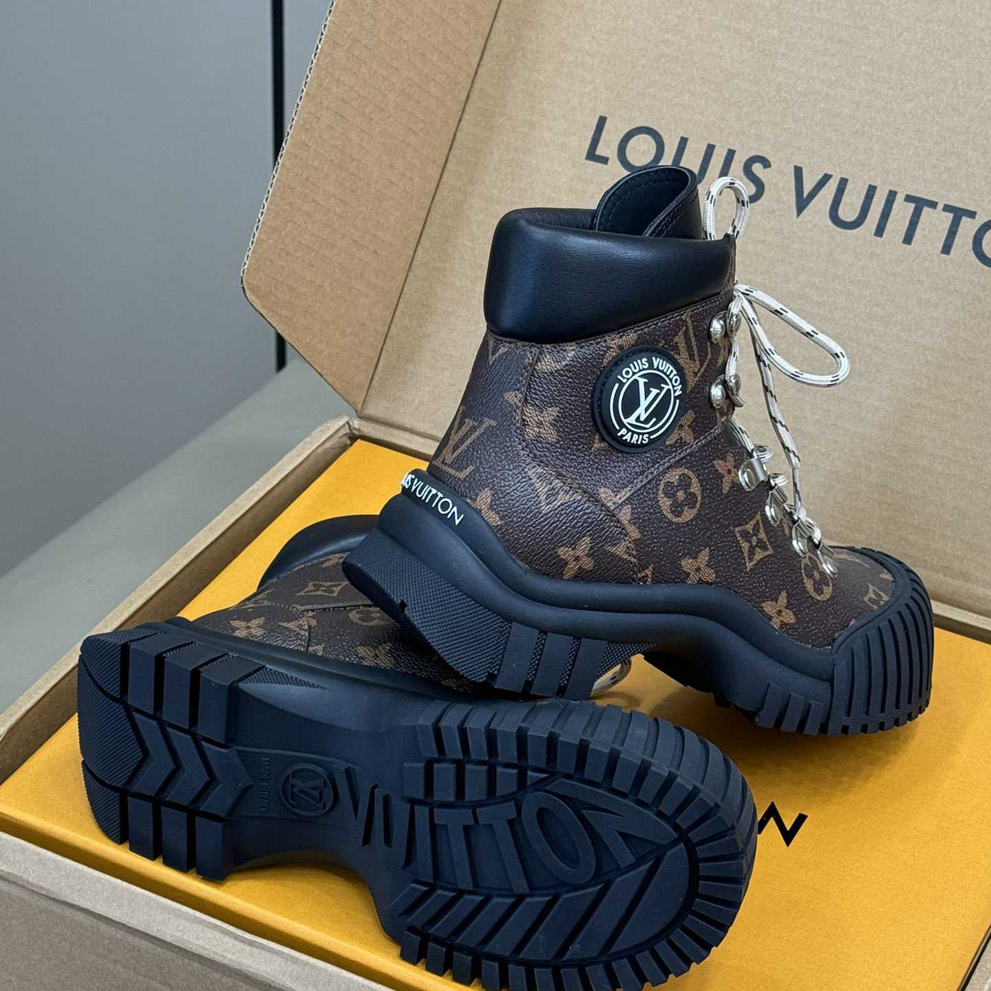 Louis Vuitton Ruby Flat Ranger   - DopestKickz