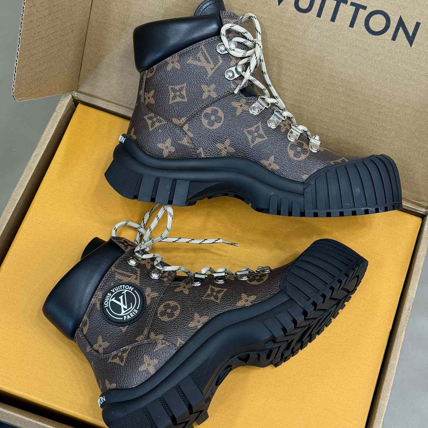 Louis Vuitton Ruby Flat Ranger   - DopestKickz