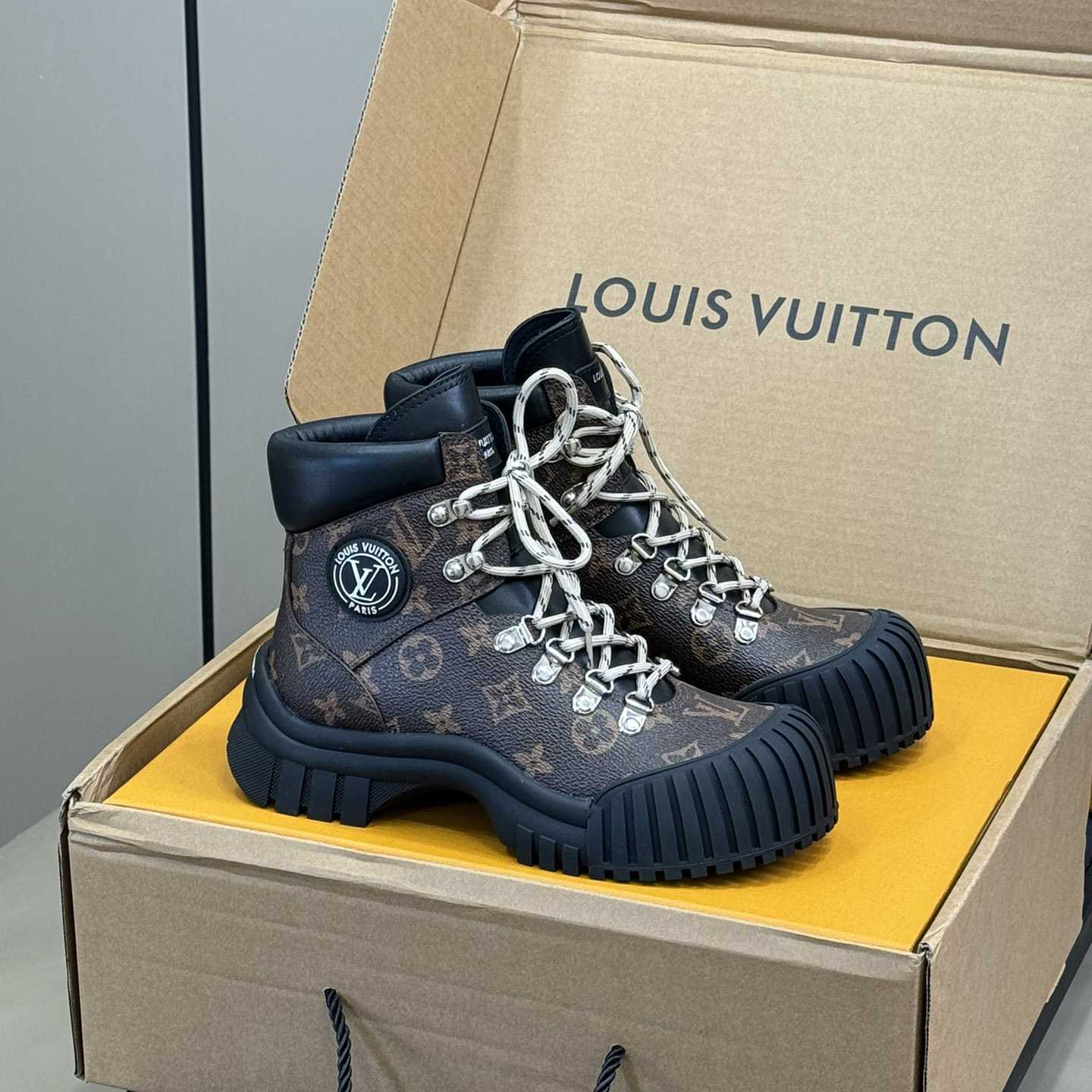 Louis Vuitton Ruby Flat Ranger   - DopestKickz