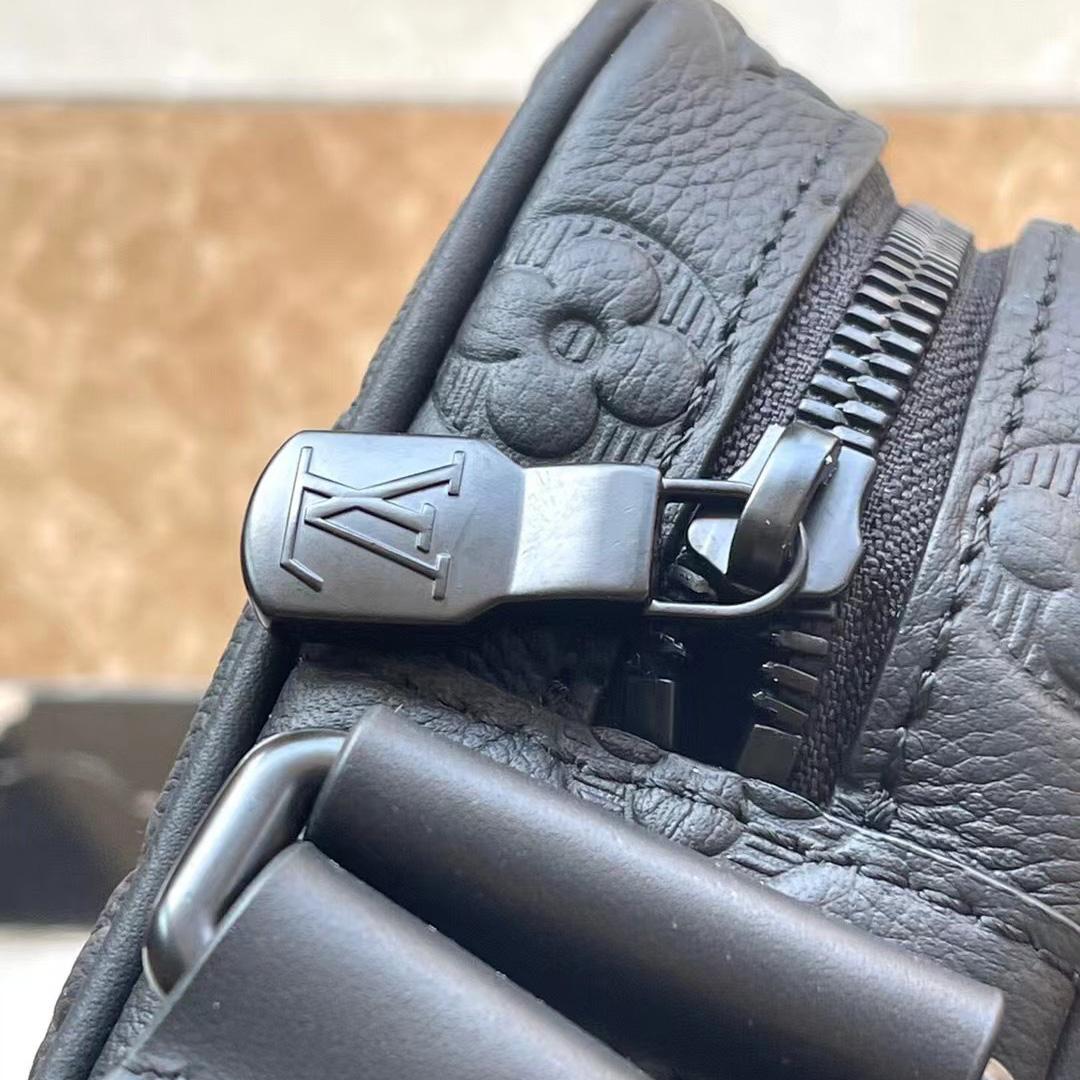 Louis Vuitton Getaway Messenger  M12516 - DopestKickz