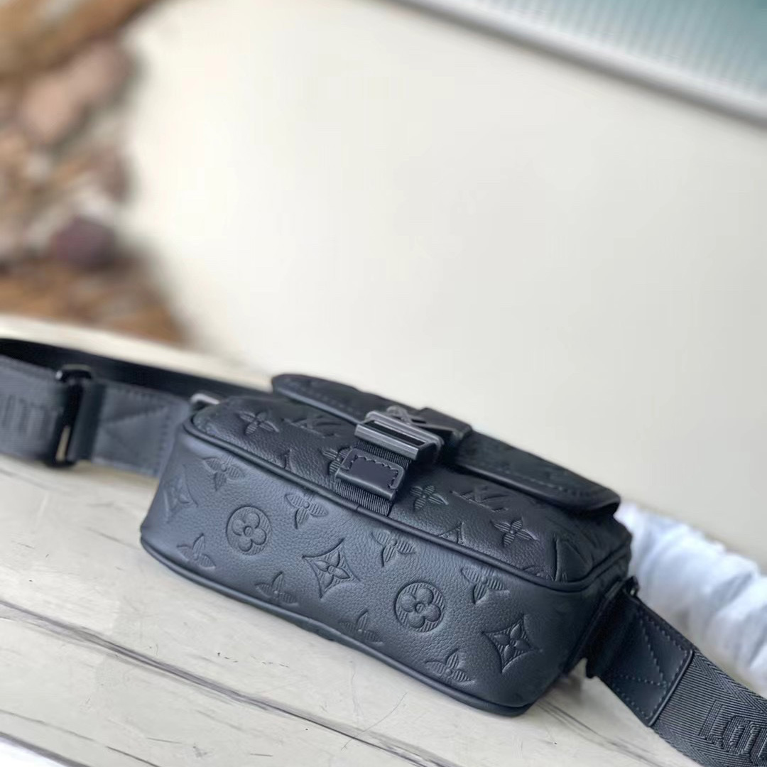 Louis Vuitton Getaway Messenger  M12516 - DopestKickz