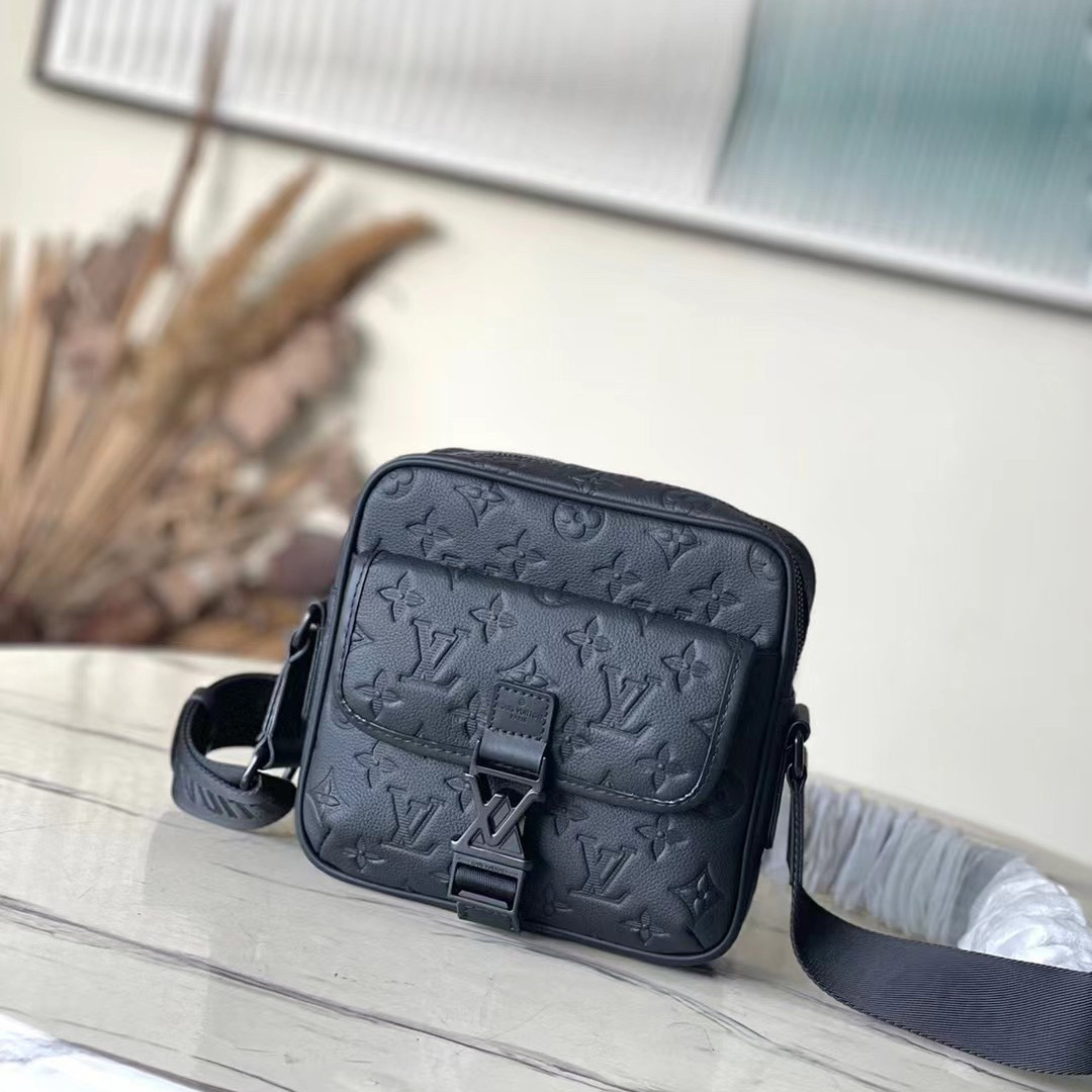 Louis Vuitton Getaway Messenger  M12516 - DopestKickz