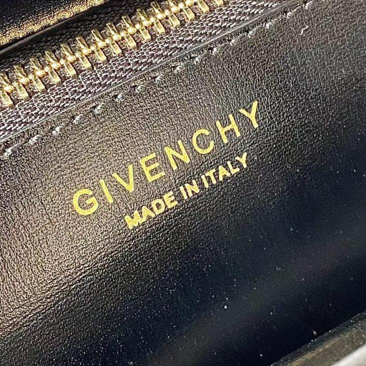 Givenchy Antigona Bag    20x22x13cm - DopestKickz