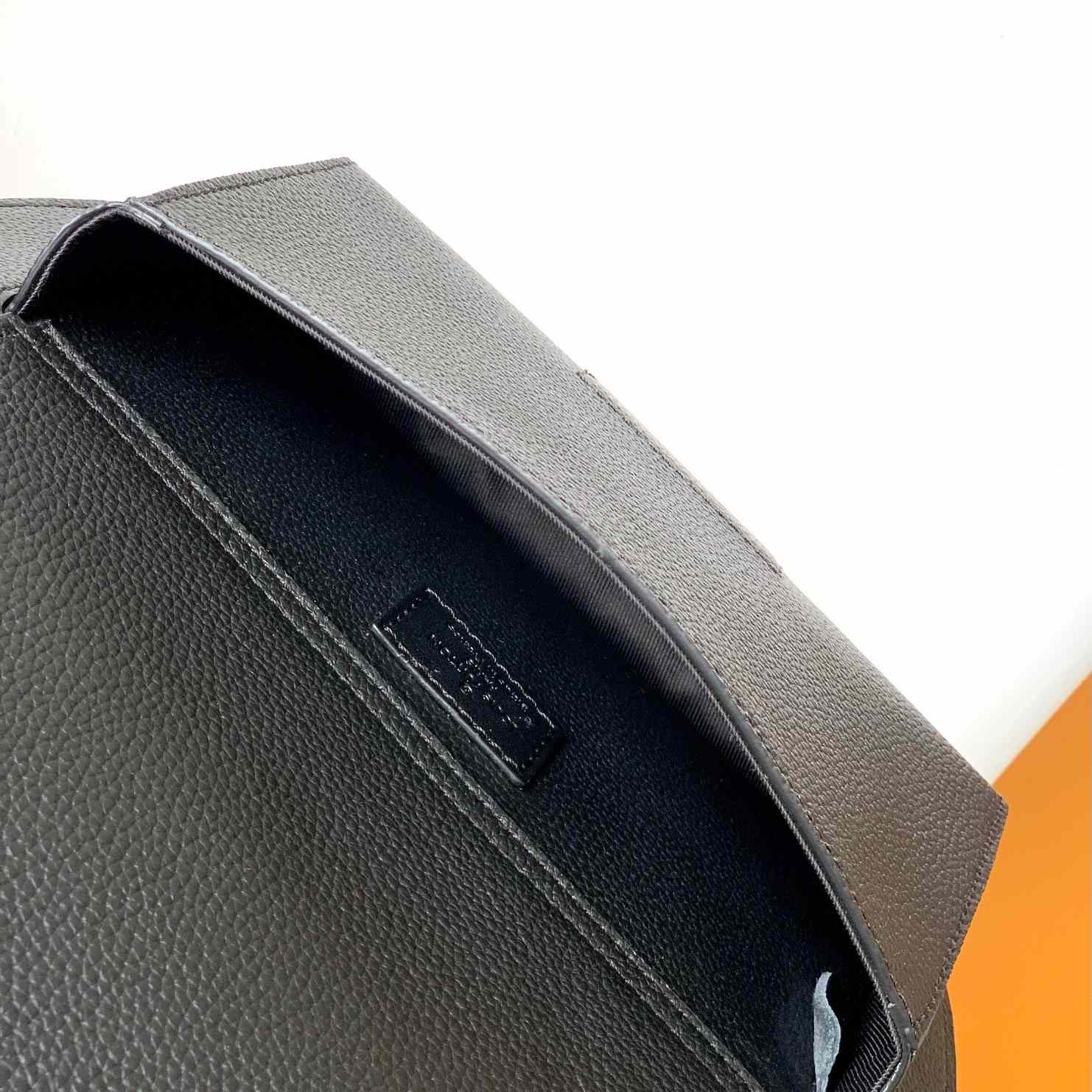 Louis Vuitton Takeoff Sling  M57081 - DopestKickz