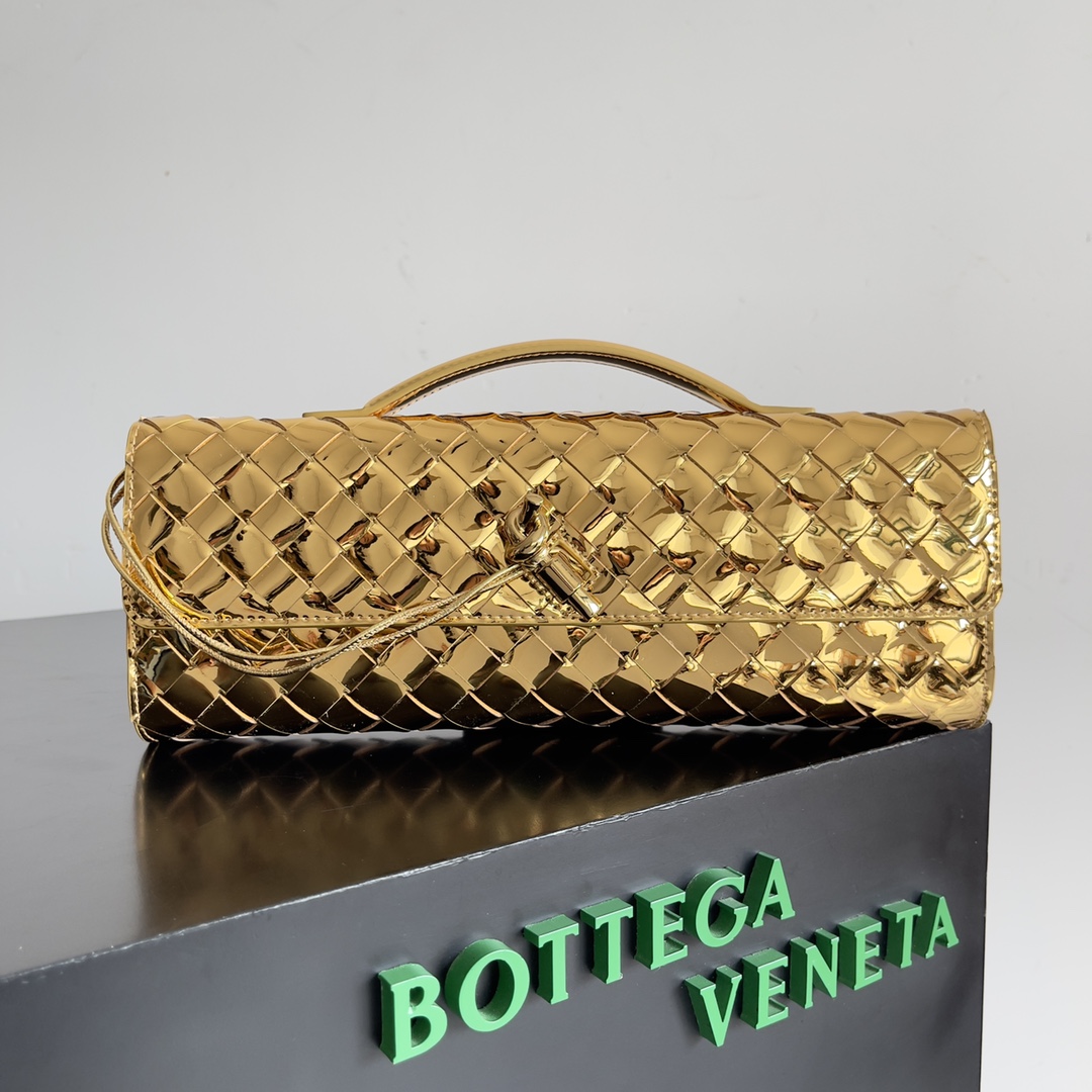 Bottega Veneta Andiamo Clutch 31*13*3cm - DopestKickz