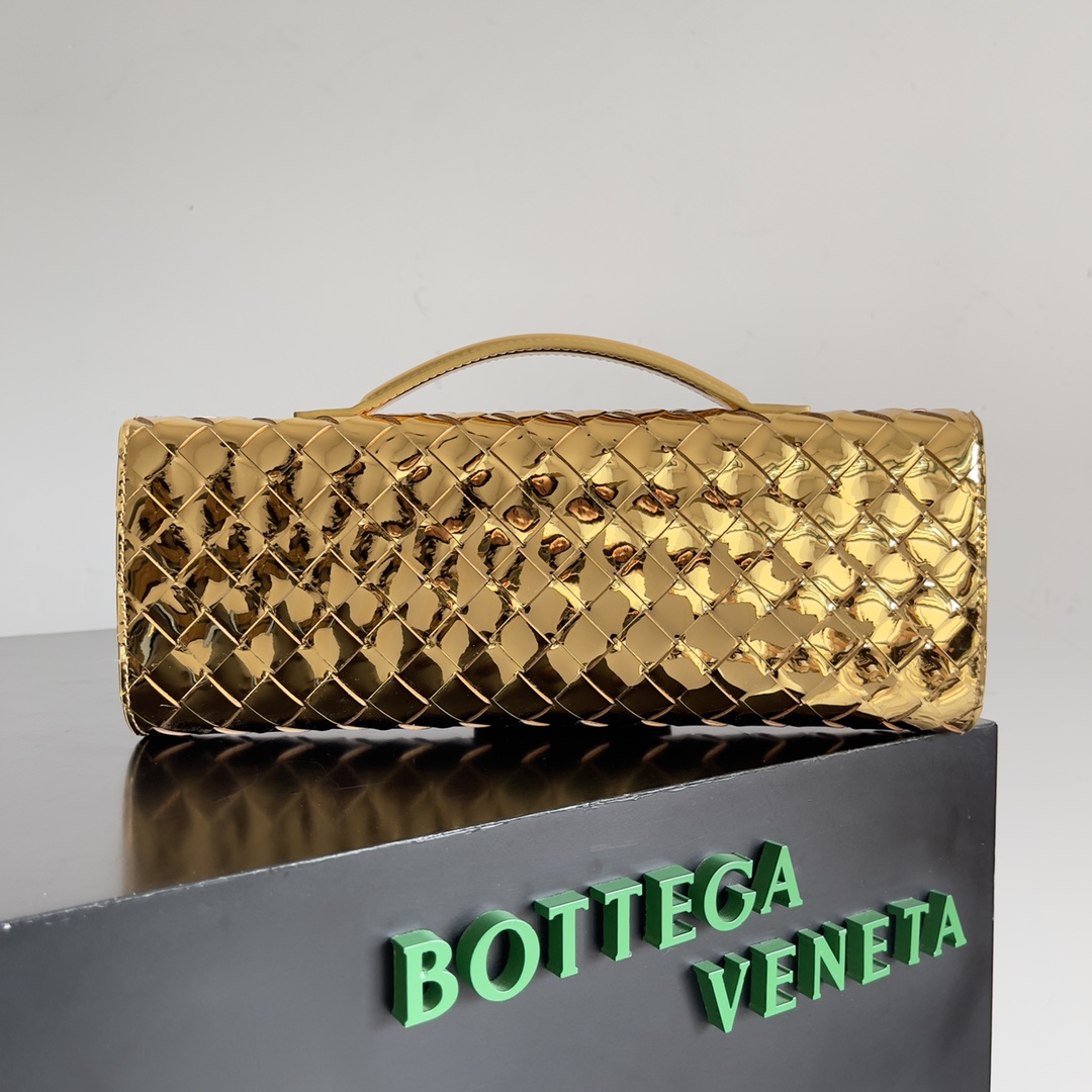 Bottega Veneta Andiamo Clutch 31*13*3cm - DopestKickz