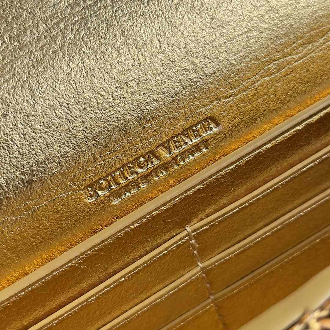 Bottega Veneta Andiamo Clutch 31*13*3cm - DopestKickz