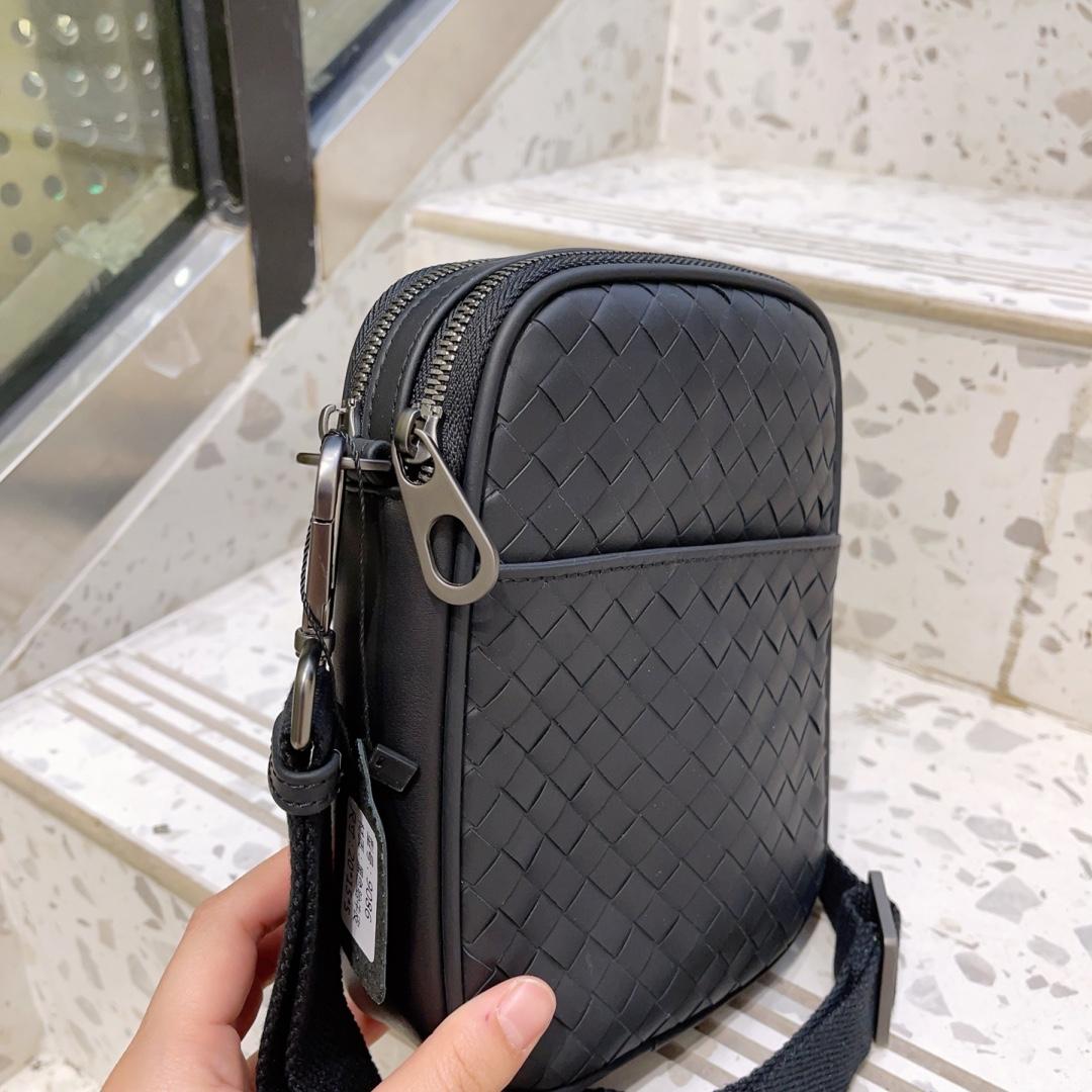 Bottega Veneta Crossbody Bag  - DopestKickz