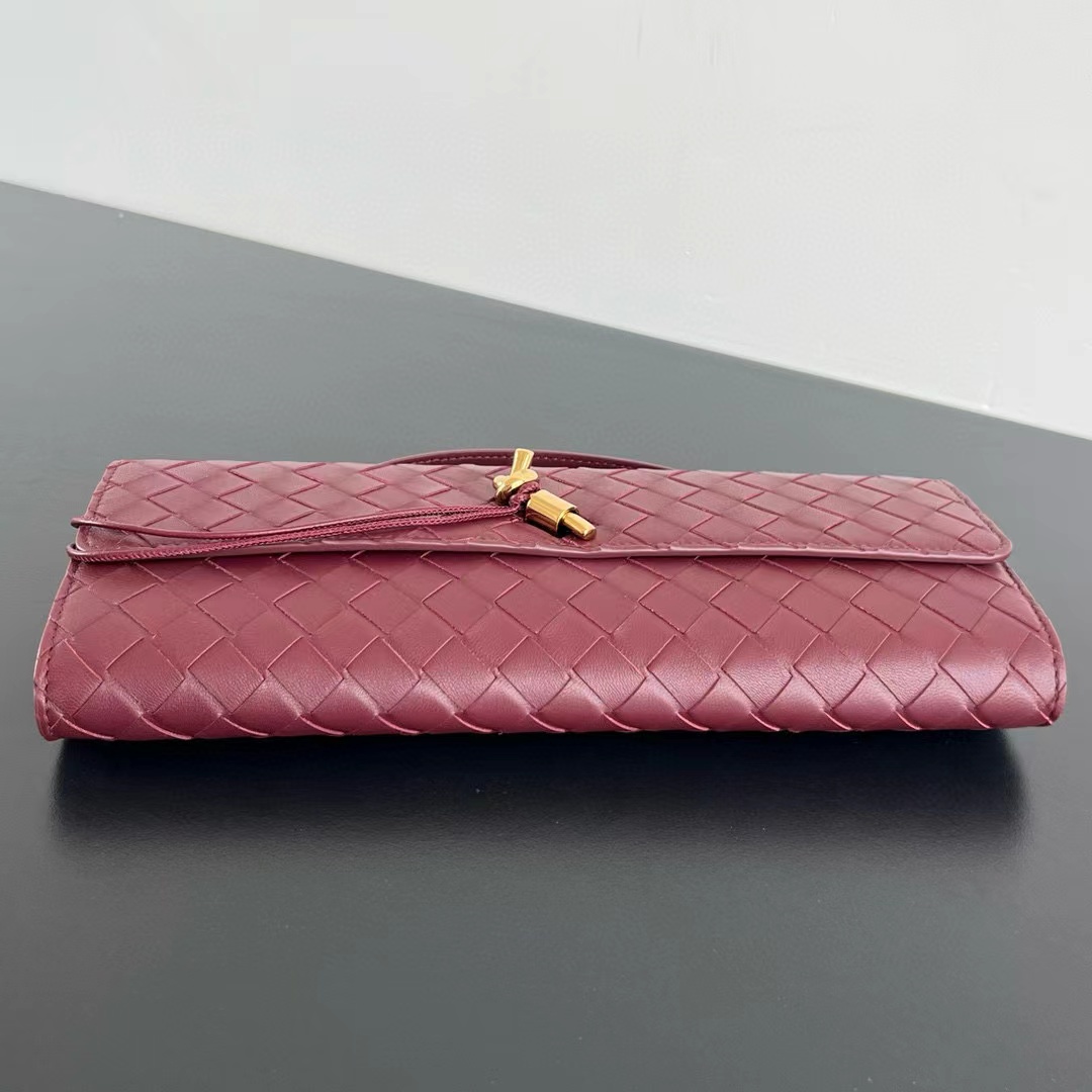 Bottega Veneta Andiamo Clutch - DopestKickz