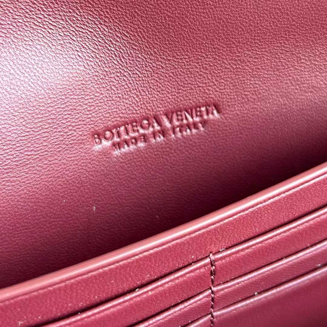 Bottega Veneta Andiamo Clutch - DopestKickz