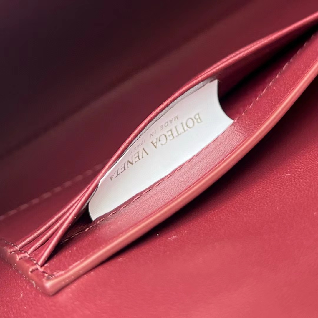 Bottega Veneta Andiamo Clutch - DopestKickz