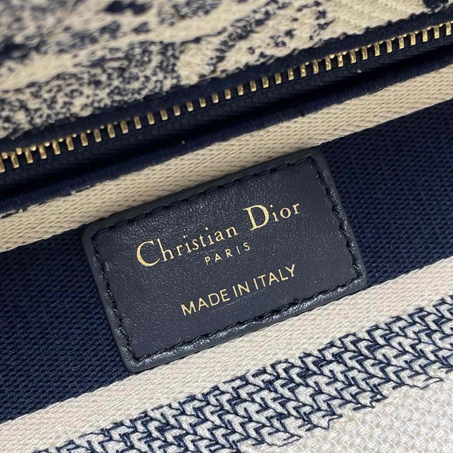 Dior Dioramour Medium Lady D-Lite Bag - DopestKickz