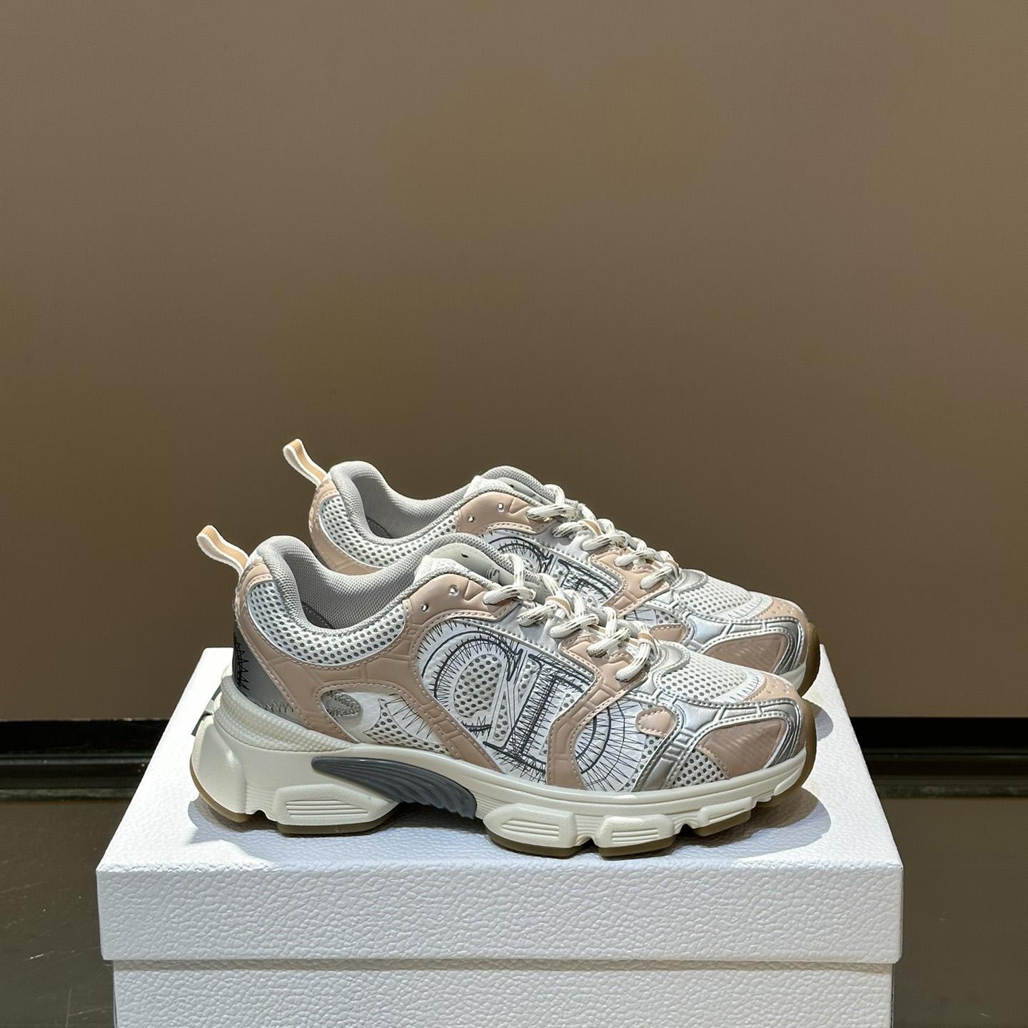 Dior Chrono Sneaker      - DopestKickz