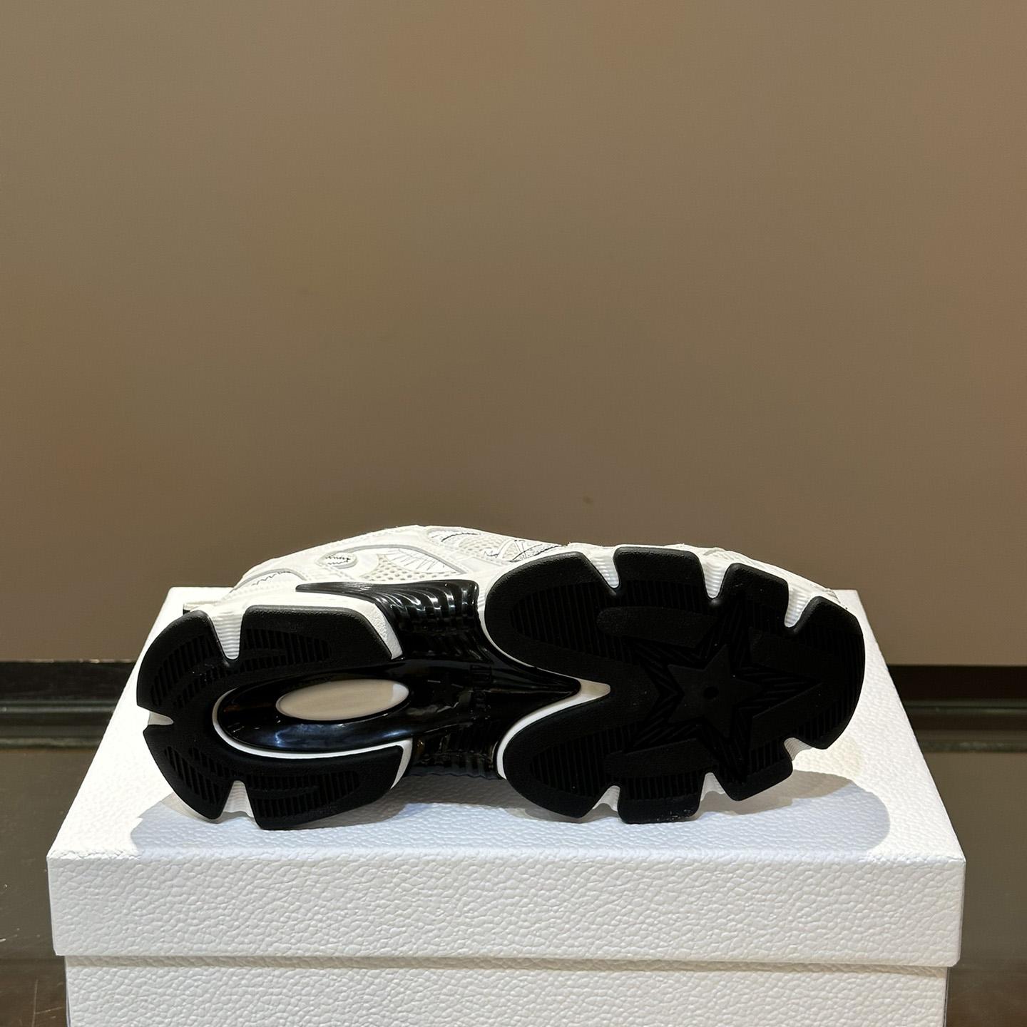 Dior Chrono Sneaker       - DopestKickz