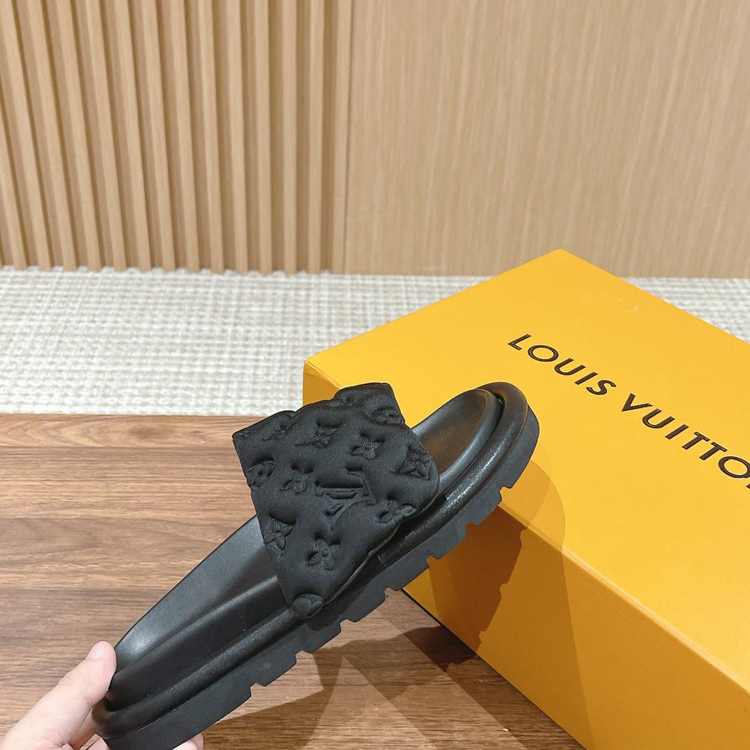 Louis Vuitton Pool Pillow Comfort Mules - DopestKickz