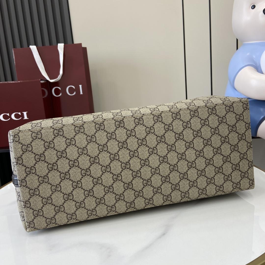 Gucci GG Emblem Medium Tote Bag - DopestKickz