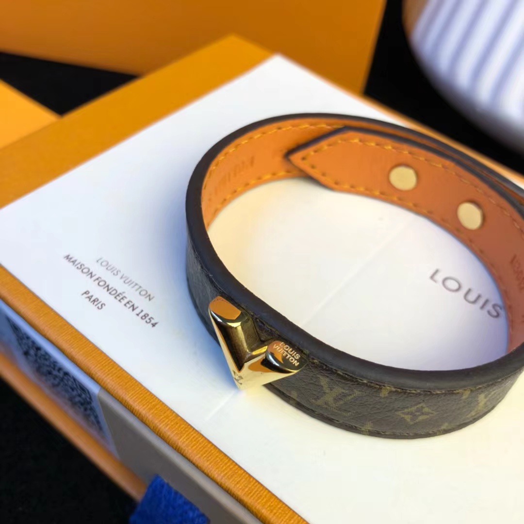 Louis Vuitton Bracelet   - DopestKickz