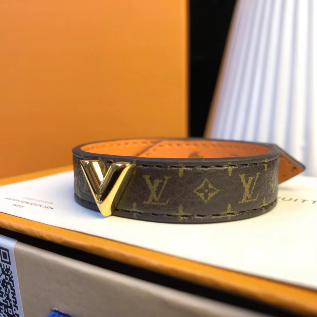 Louis Vuitton Bracelet   - DopestKickz