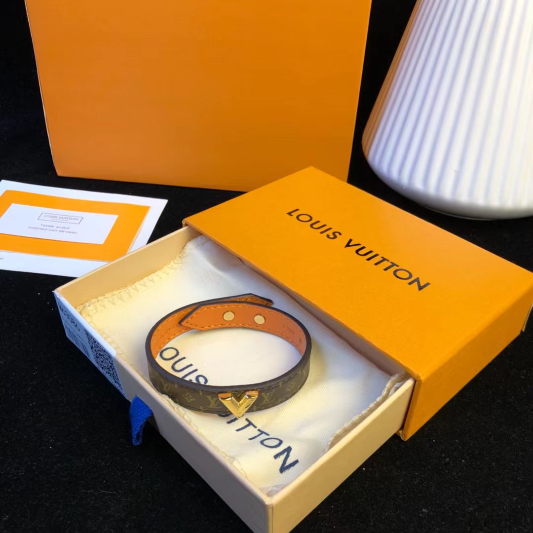 Louis Vuitton Bracelet   - DopestKickz