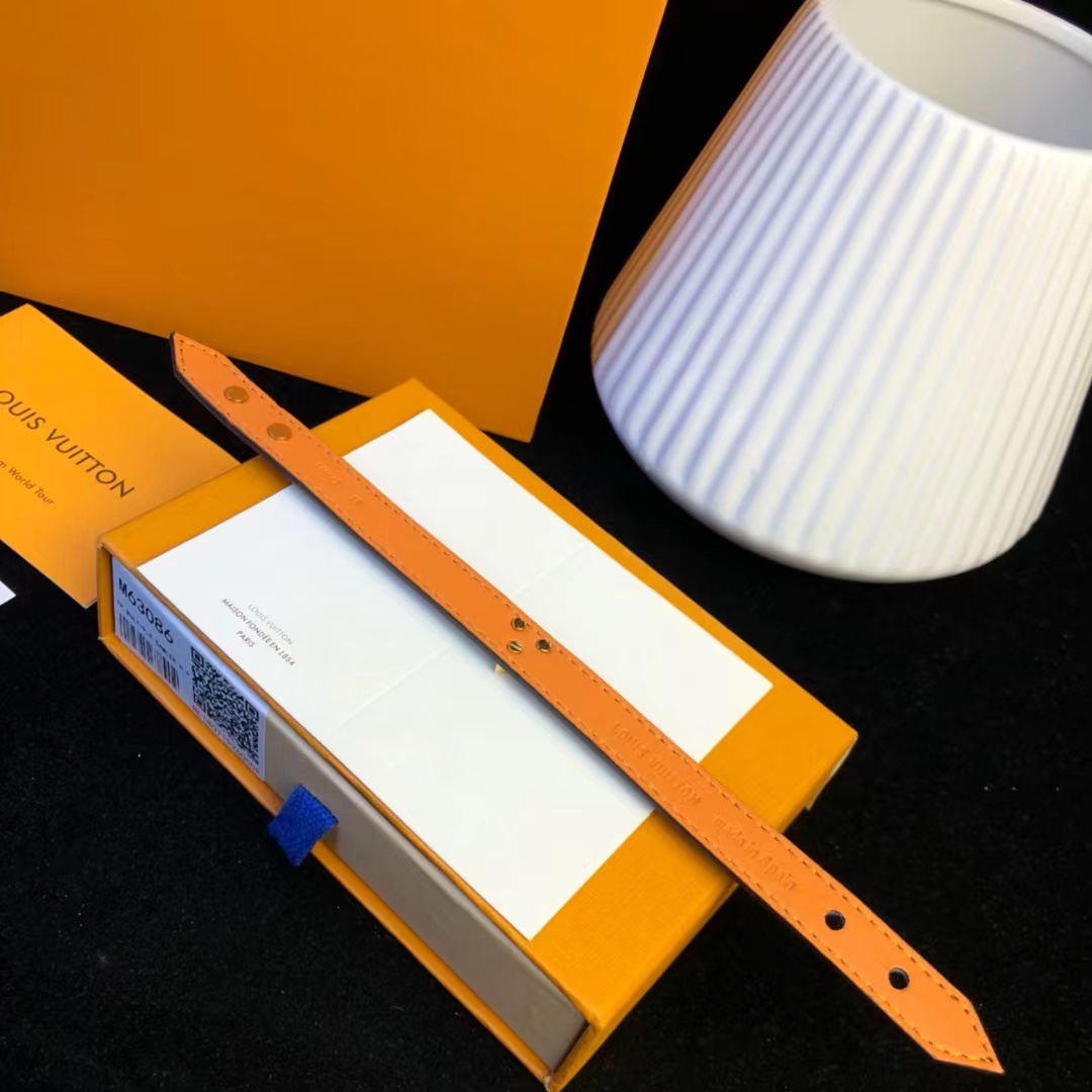 Louis Vuitton Bracelet   - DopestKickz