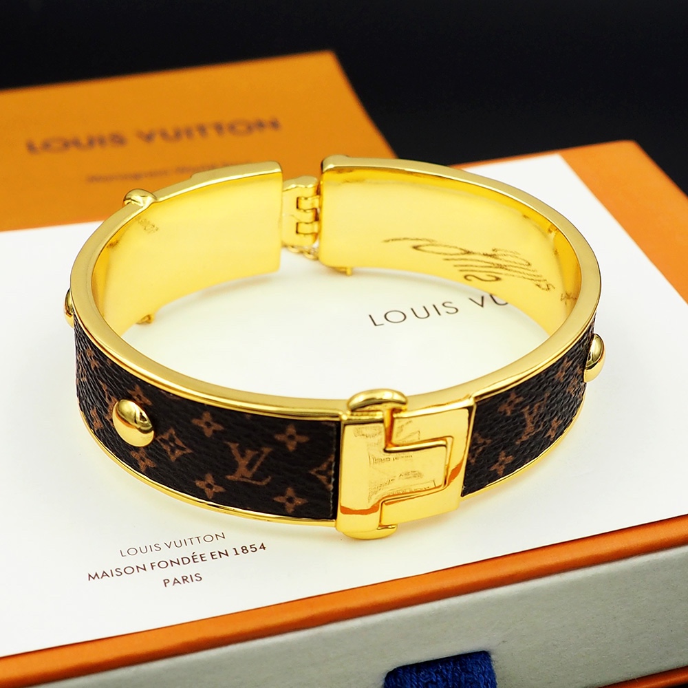 Louis Vuitton LV Signature Bracelet   M1434S - DopestKickz