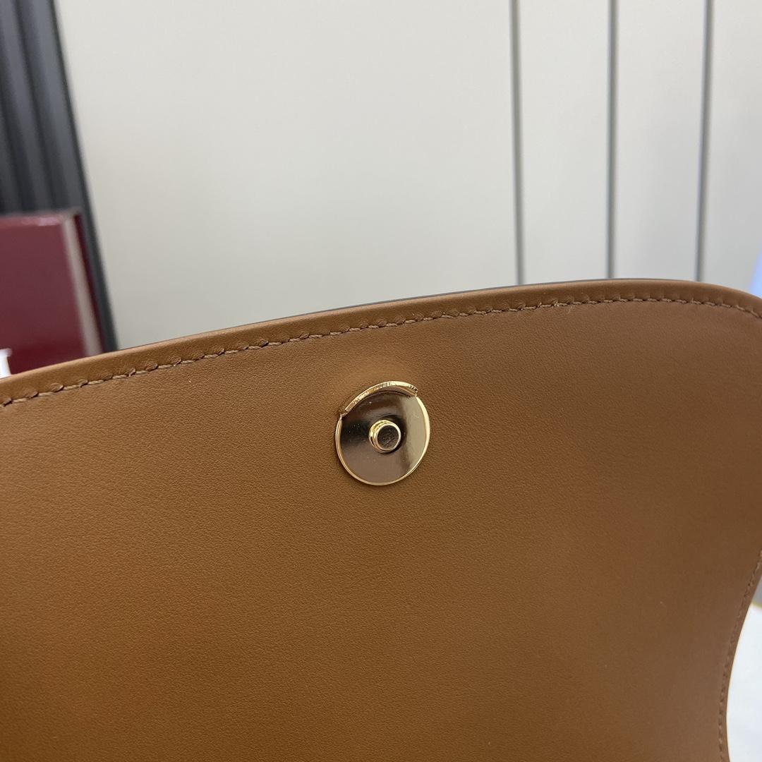 Gucci Blondie Mini Shoulder Bag - DopestKickz