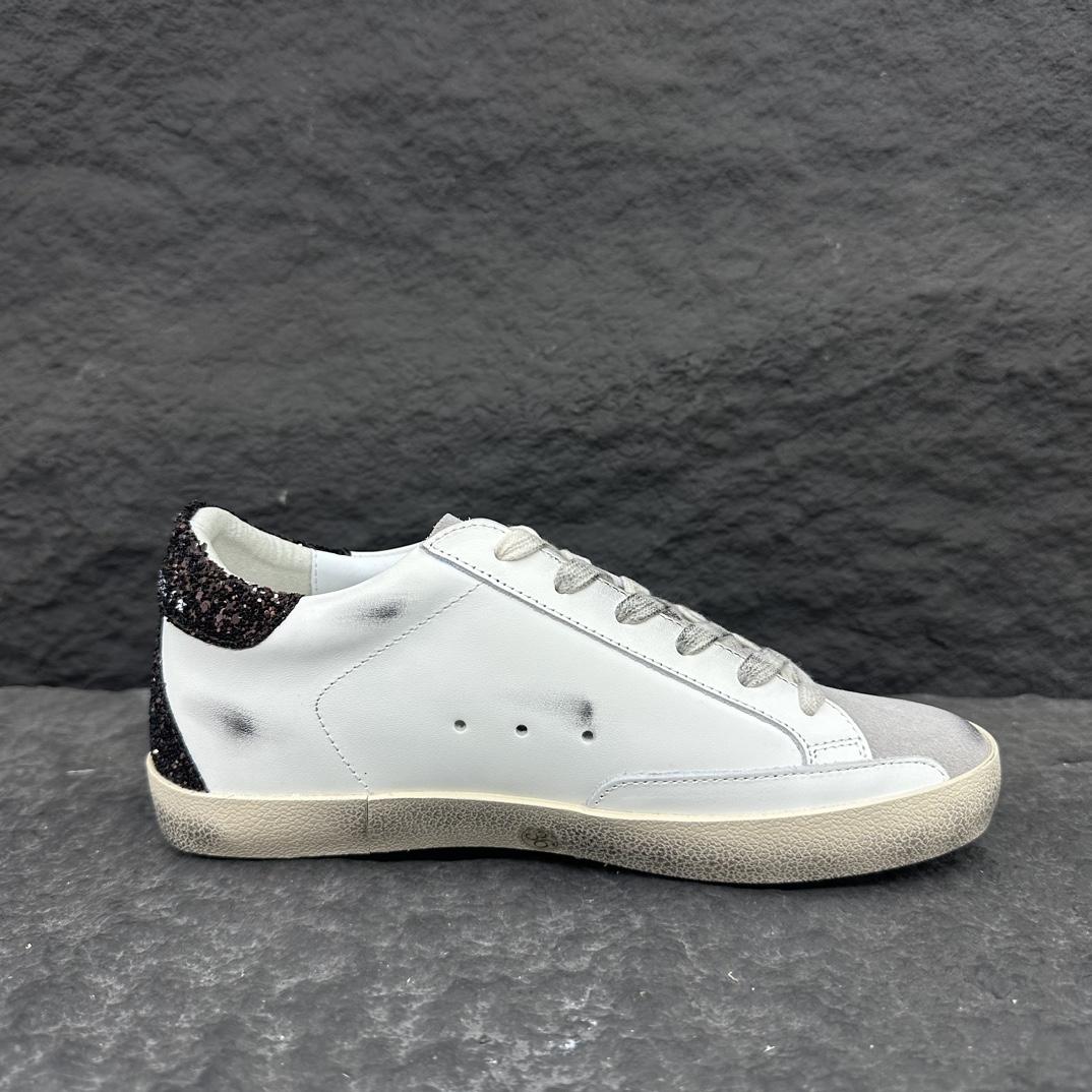Golden Goose Sneakers - DopestKickz