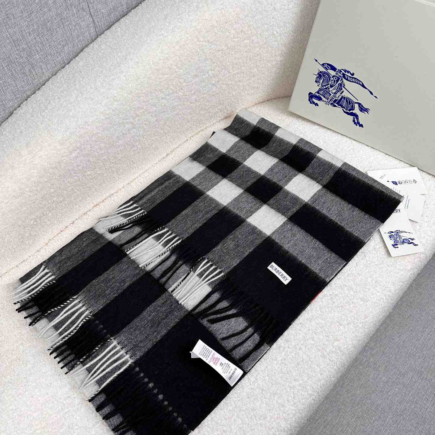 Burberry Scarf   180*40cm - DopestKickz