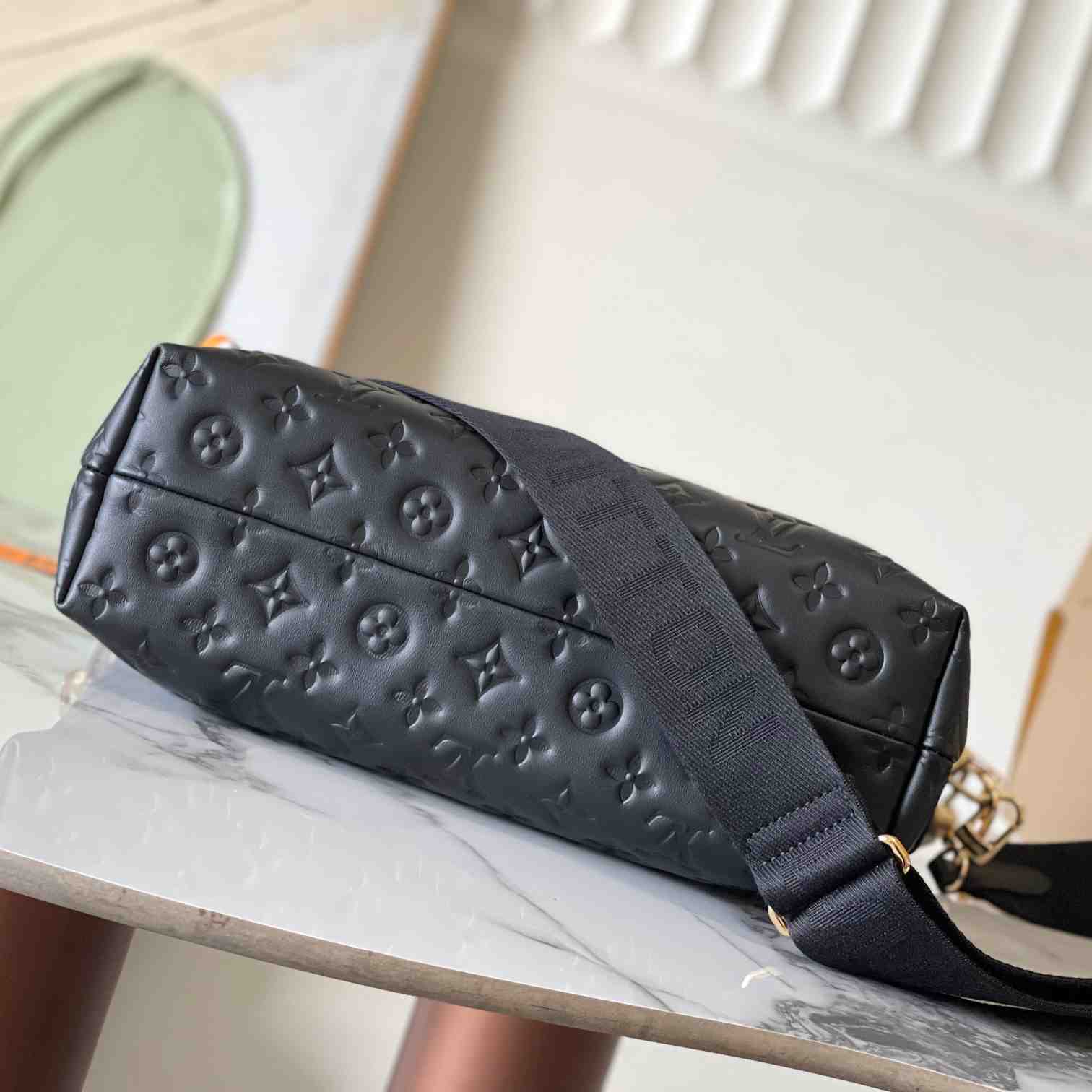 Louis Vuitton Coussin Hobo MM  M12068 - DopestKickz