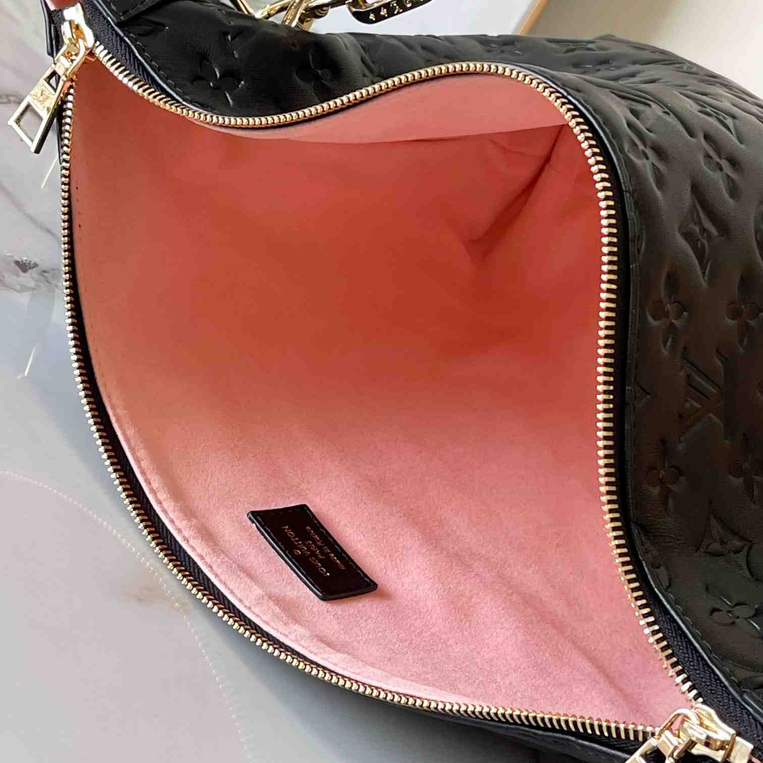 Louis Vuitton Coussin Hobo MM  M12068 - DopestKickz