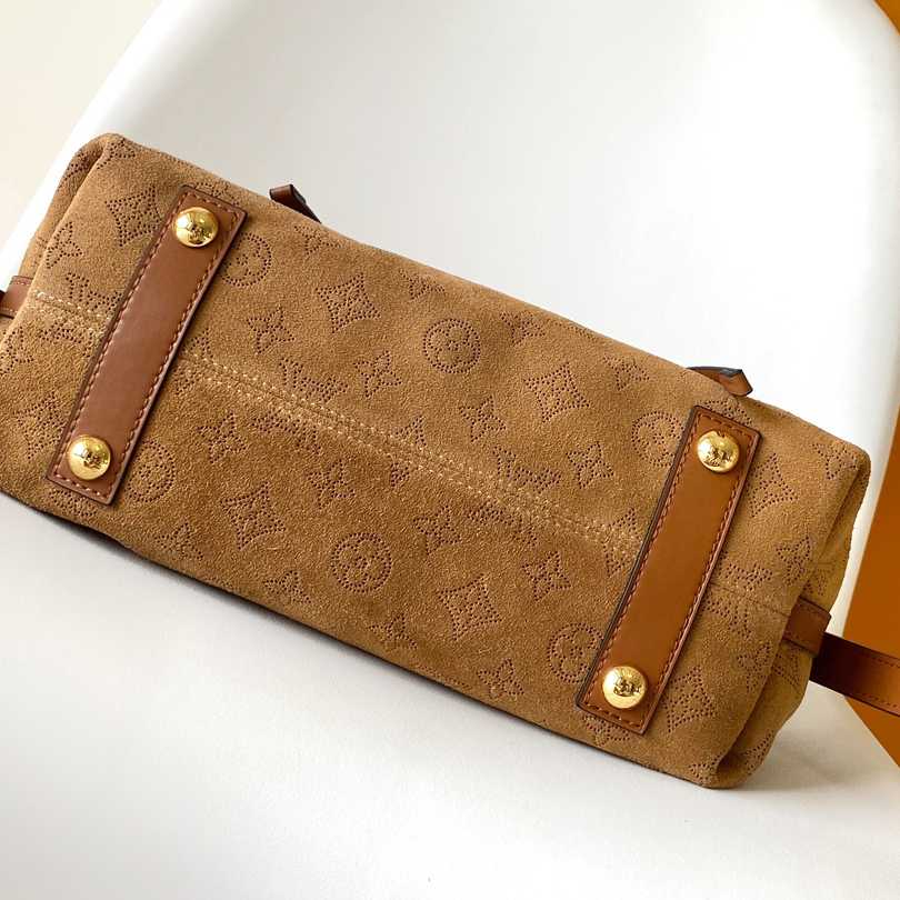 Louis Vuitton CarryAll PM  M11843 - DopestKickz