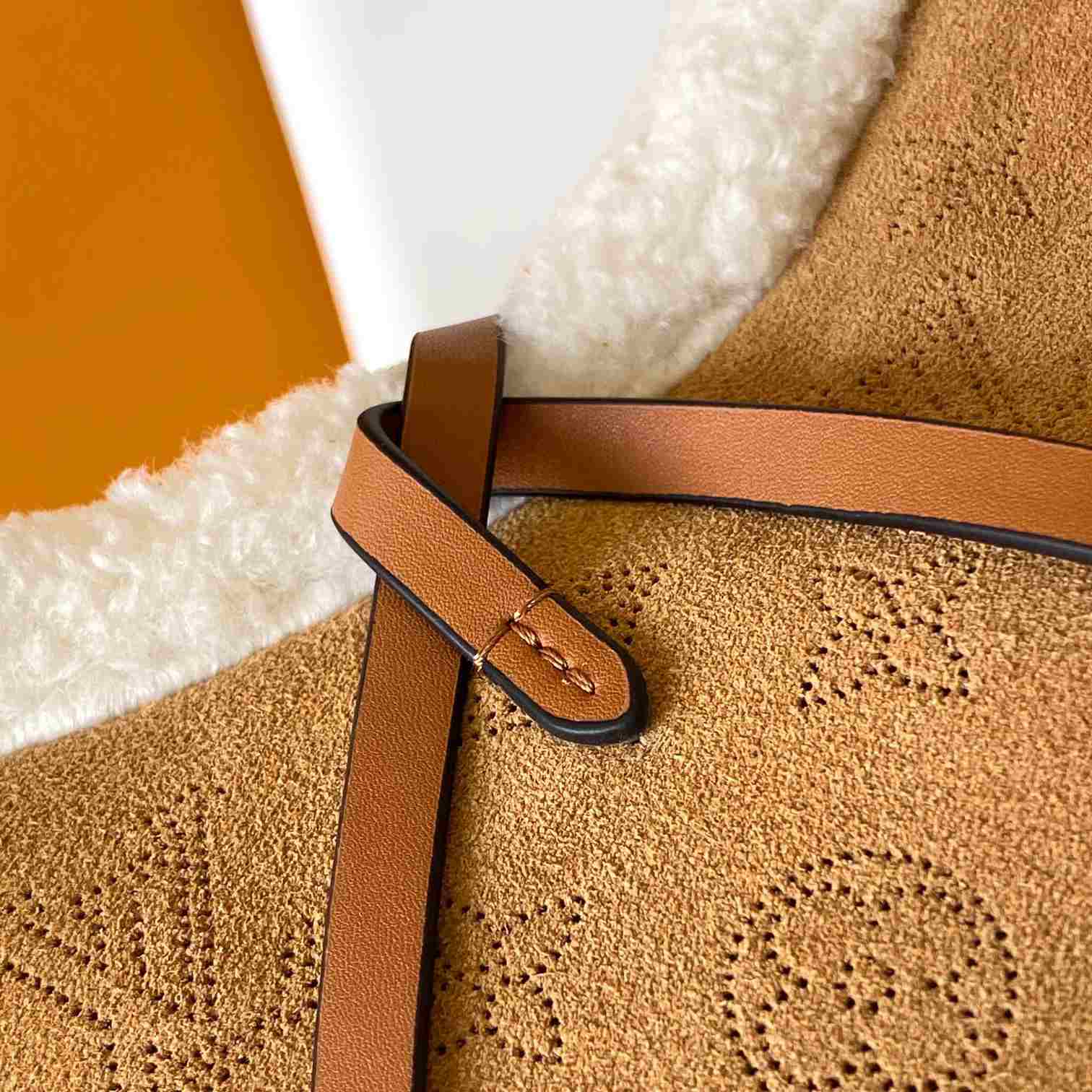 Louis Vuitton CarryAll PM  M11843 - DopestKickz