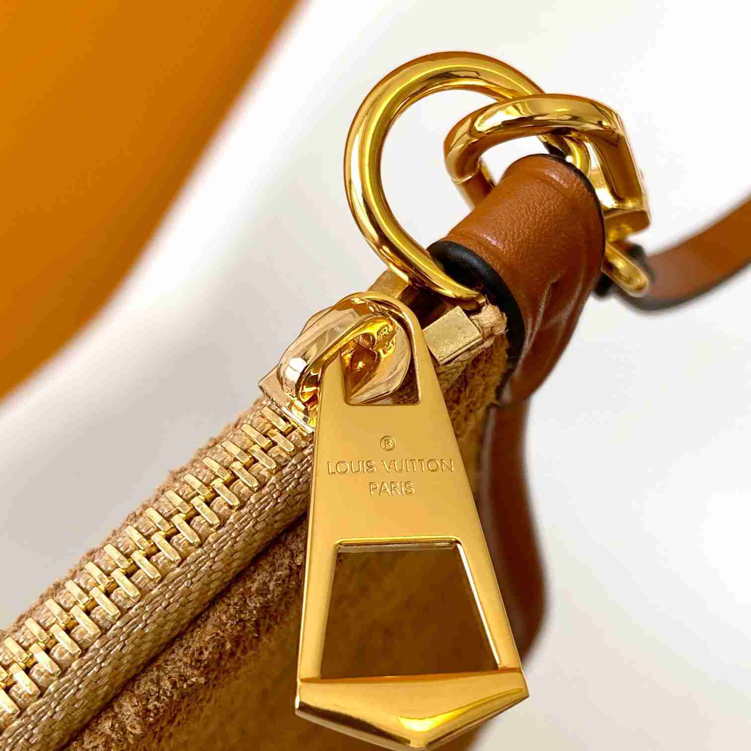 Louis Vuitton CarryAll PM  M11843 - DopestKickz