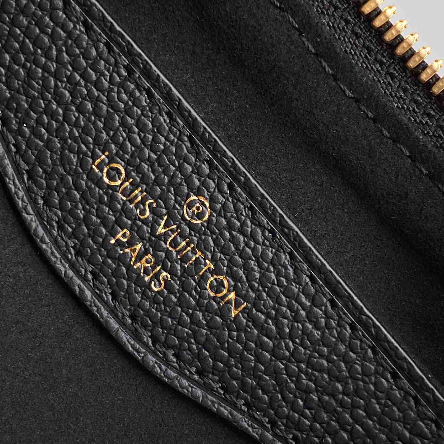 Louis Vuitton Boulogne  M12930 - DopestKickz