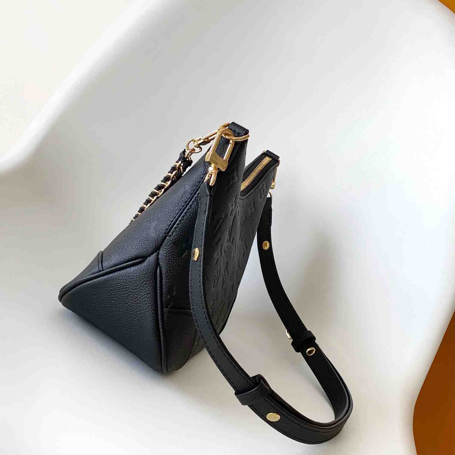 Louis Vuitton Boulogne  M12930 - DopestKickz