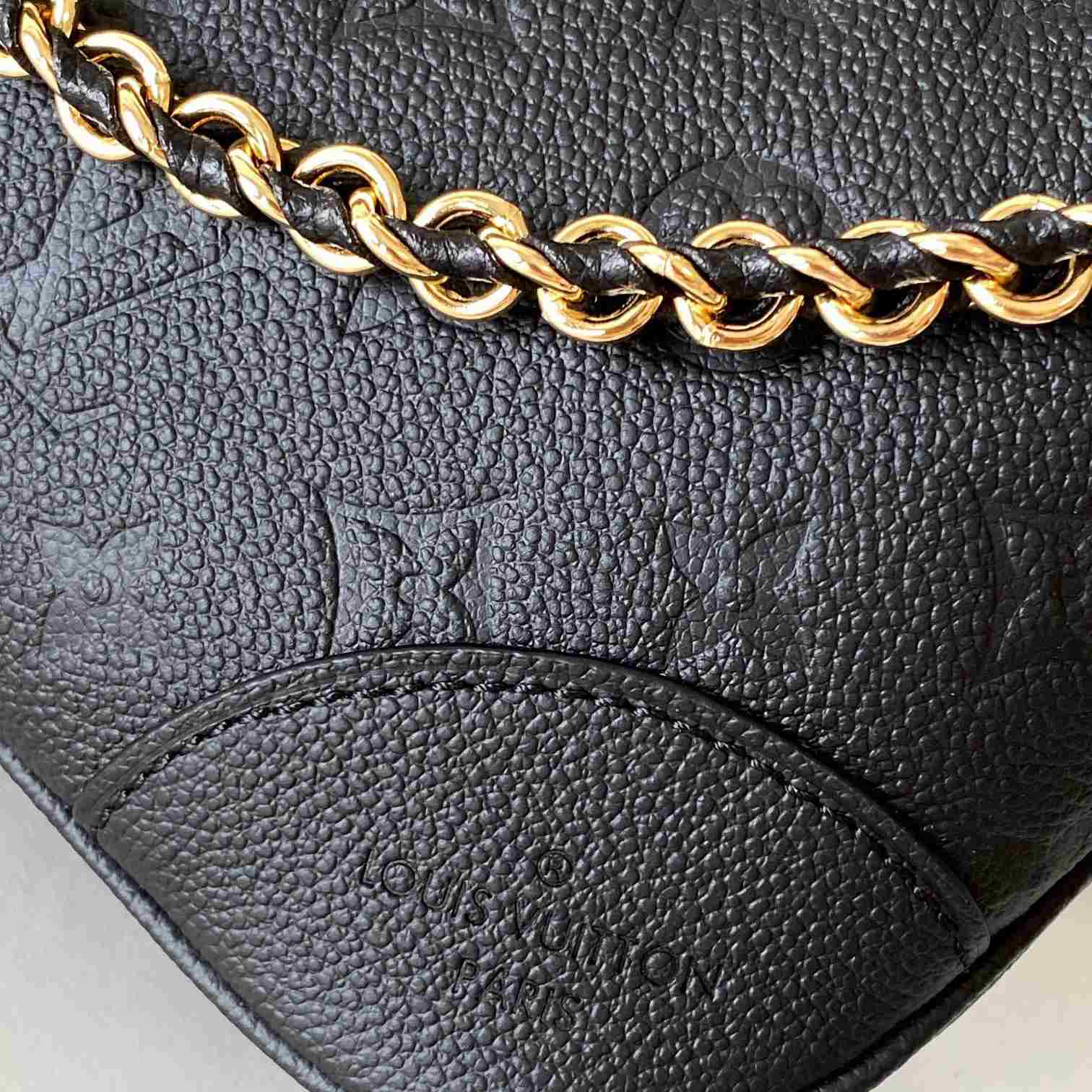 Louis Vuitton Boulogne  M12930 - DopestKickz