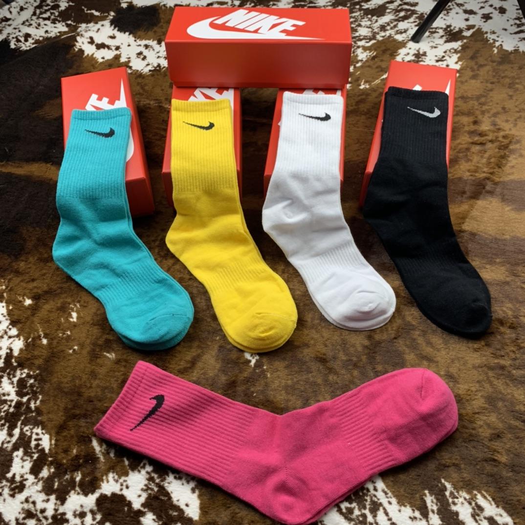 Nike Socks /Box - DopestKickz