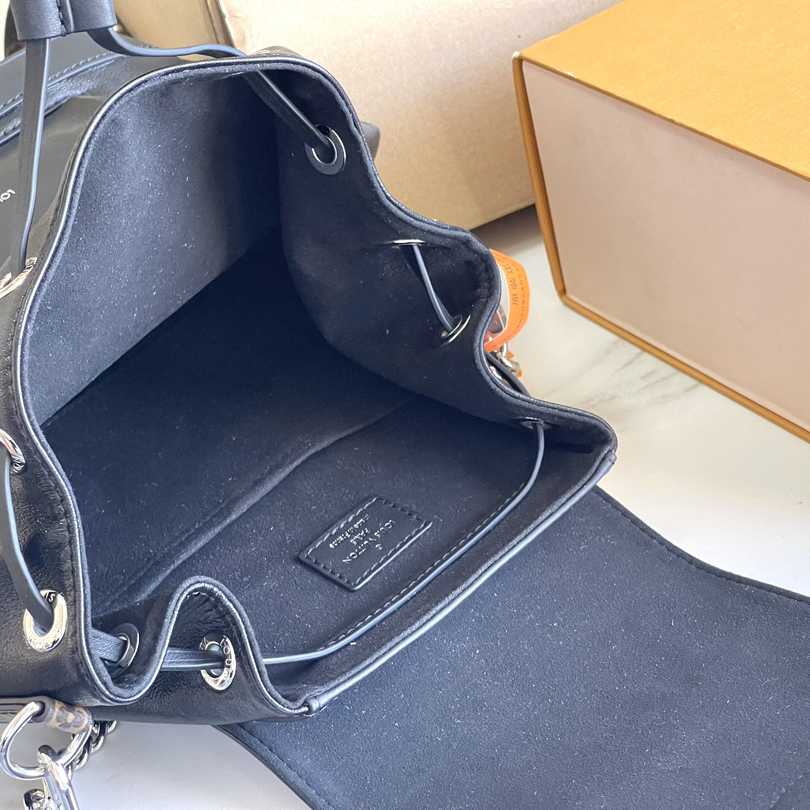 Louis Vuitton Montsouris Vibe PM  M12587 - DopestKickz