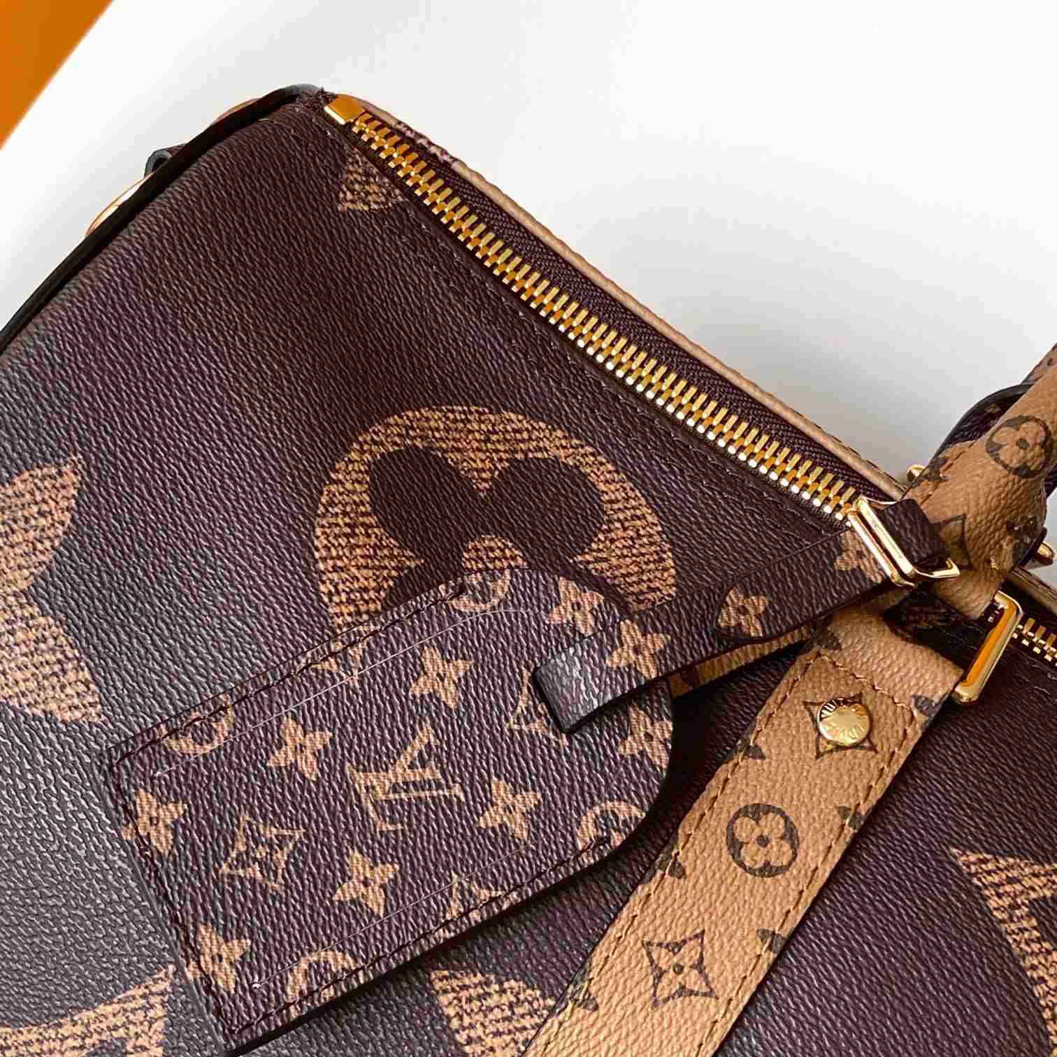 Louis Vuitton Keepall Bandoulière 45  M47211 - DopestKickz