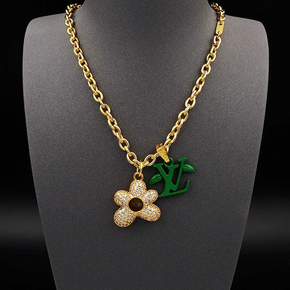 Louis Vuitton LV Blooming Pendant   M01867 - DopestKickz