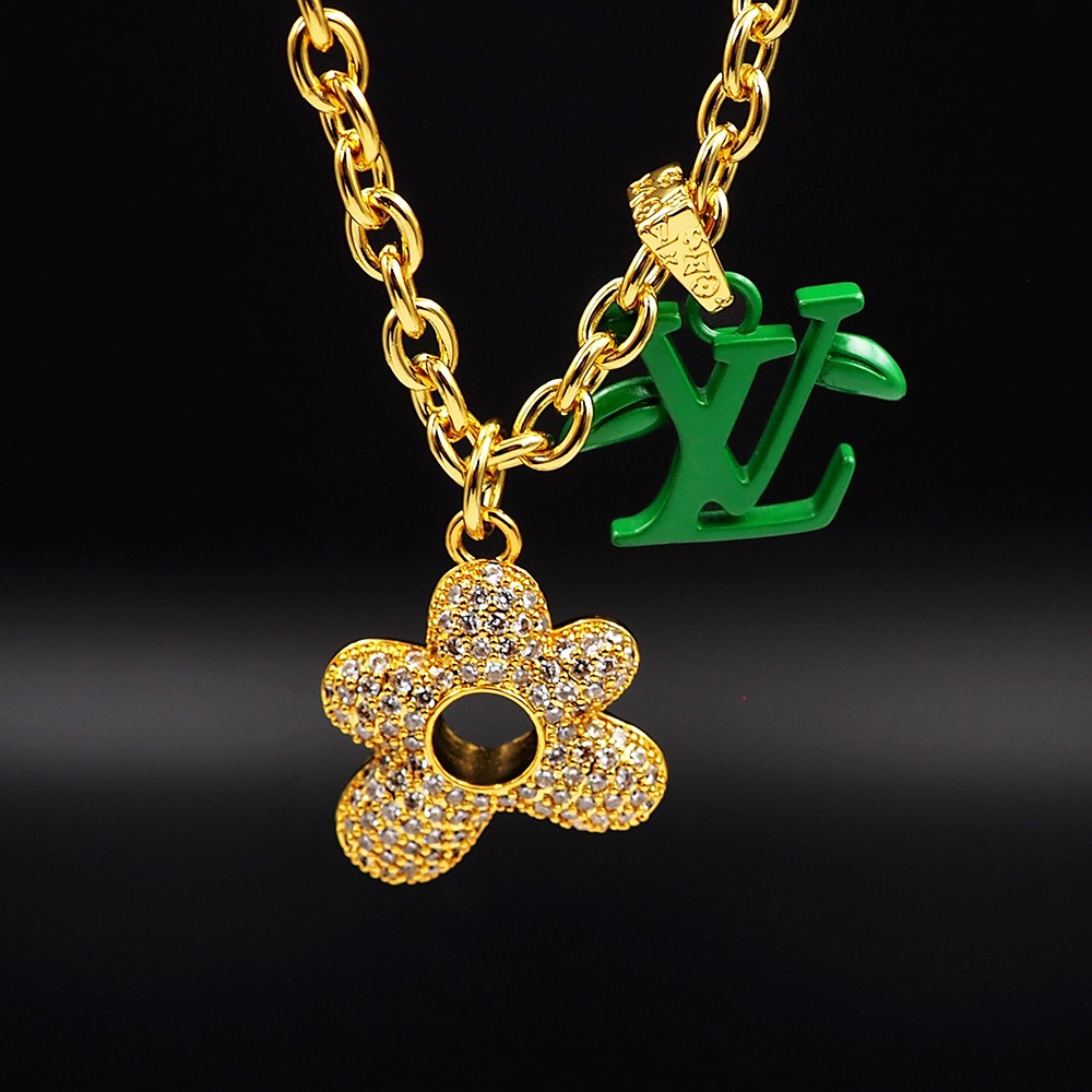 Louis Vuitton LV Blooming Pendant   M01867 - DopestKickz