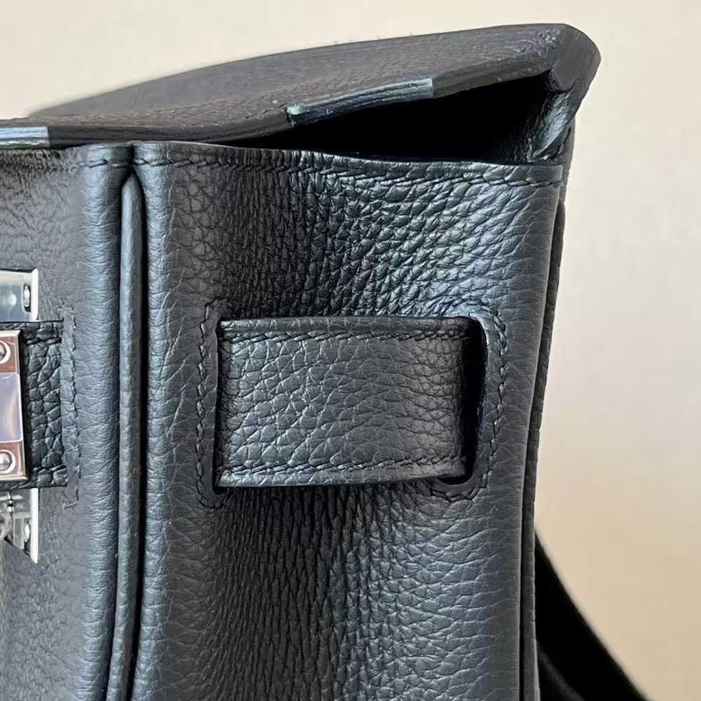 Hermès Kelly Akkad Belt Bag  8X8X25.5cm - DopestKickz