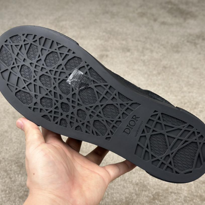 Dior B33 Sneaker   - DopestKickz