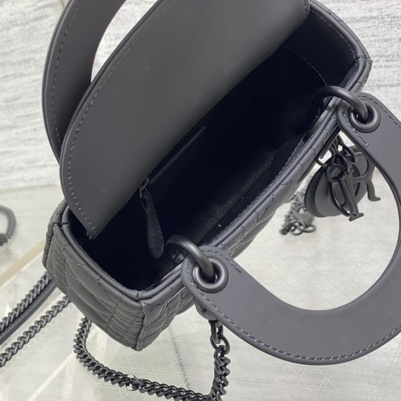 Dior  Lady Dior Bag  (17*7*15cm) - DopestKickz