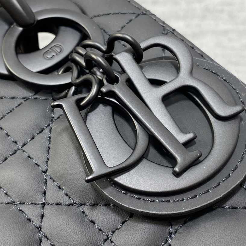 Dior  Lady Dior Bag  (17*7*15cm) - DopestKickz