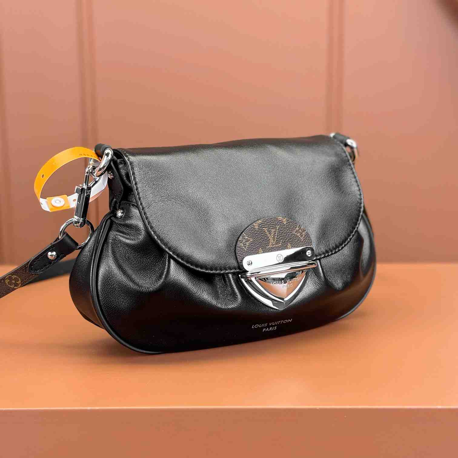 Louis Vuitton Sunset Vibe   M12192 - DopestKickz