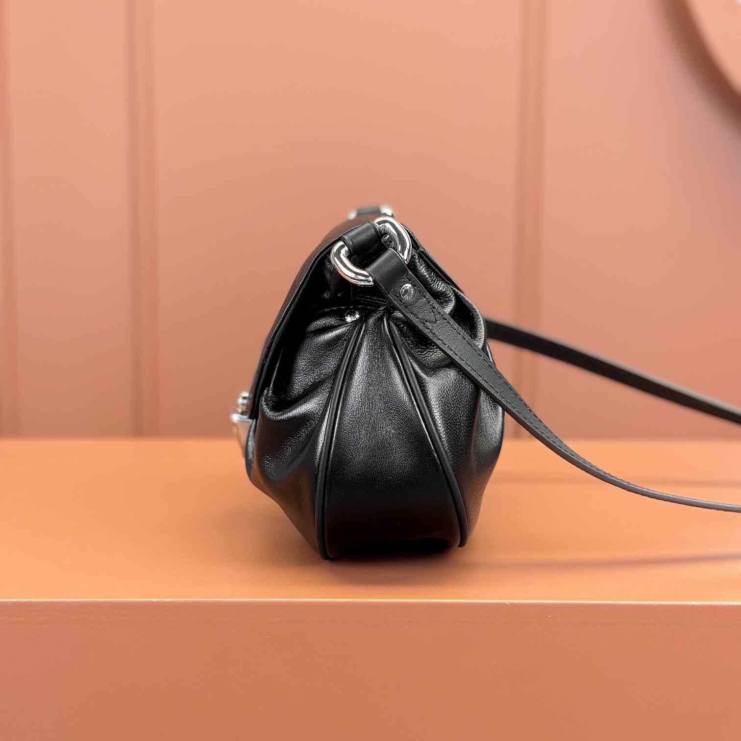 Louis Vuitton Sunset Vibe   M12192 - DopestKickz