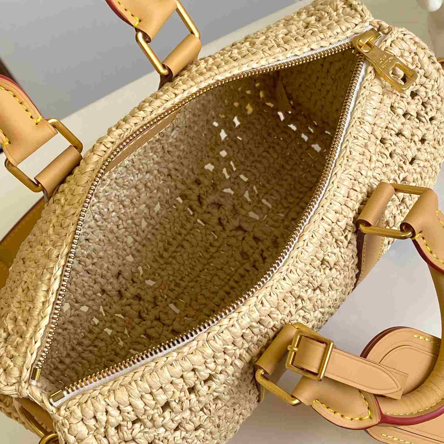 Louis Vuitton Keepall Bandoulière 25  M25010 - DopestKickz